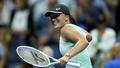 WTA līdere Švjonteka iekļūst "US Open" pusfinālā