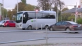 VIDEO ⟩ "Viss, ejiet, kur un kā gribat!" Liepājas pusē salūzt autobuss un atstāj pasažieri likteņa varā