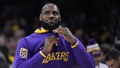 Lebrons tikai otro reizi karjerā nedodas sākumsastāvā, "Lakers" piedzīvojot zaudējumu