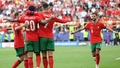 Portugāles futbolisti sakauj turkus un iekļūst EČ astotdaļfinālā