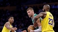 VIDEO ⟩ Leģendārais Lebrons pārmāca Porziņģi, "Lakers" sakauj "Celtics"