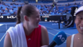 VIDEO ⟩ Ostapenko izplūst smieklos pēc Sje atbildes intervijā