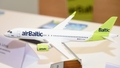"airBaltic" mājaslapā ieviesta iespēja pasažieriem mainīt lidojumu datumus