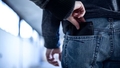 Rēzeknē policija aiztur jaunieti, kurš, iespējams, aplaupīja vīrieti