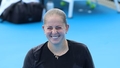 Ostapenko puse, ko tenisa kortā neredzi