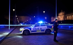 Zviedrijas policija sašauj bruņotu vīrieti pie Karaliskās pils Stokholmā