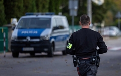 Polijā 15 gadus vecs pusaudzis nodur skolas darbinieku