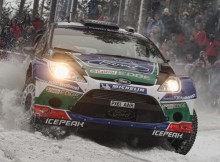 Zviedrijas rallijā vadībā Latvala, Lēbs pieļauj kļūdu (+video)