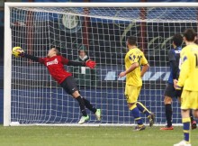 ”Inter” uzvar kausa izcīņas spēlē, Palasio spēli pabeidz kā vārtsargs