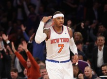 Entonijs gūst 27 punktus "Knicks" uzvarā