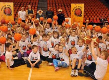 Basketbols aicina pilsētā, kas aug