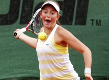 Ostapenko uzvar junioru turnīrā Francijā