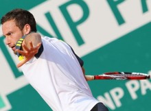 Gulbis grauj un pārtrauc "French Open" zaudējumu sēriju