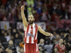 Spanulis tomēr paliek "Olympiacos"