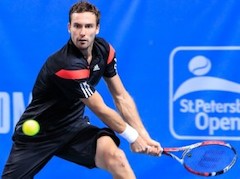 Gulbis: "Ielēcu aizejošā vilcienā..."