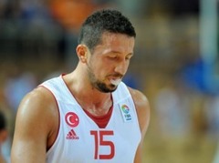 Turkoglu noslēdz karjeru Turcijas izlasē