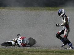 Video: Labākās apdzīšanas un iespaidīgākās avārijas MotoGP posmā Argentīnā