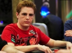 PokerStars lauž līgumu ar PRO spēlētāju par neadekvātu rīcību