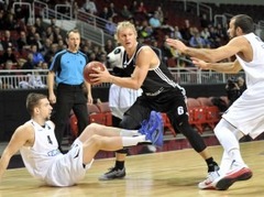 VEF nolauž Ungārijas čempionus un svin pirmo uzvaru