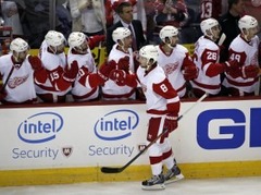 "Red Wings" atspēlējas un pieveic "Capitals"