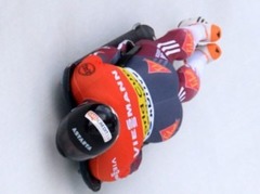 Martins Dukurs dominē pirmajā braucienā, Tomass sestais