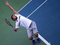 Gulbis Indianvelsā uzvar arī dubultspēli