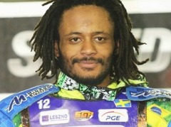 "Lokomotīve" sāk ar graujošu uzvaru