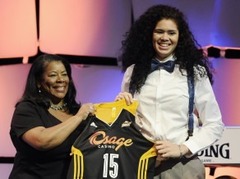 Zviedriete Zahui WNBA draftā izvēlēta ar otro numuru