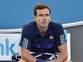 Gulbis izlaiž pārsvaru un trīs setos piekāpjas Pēram