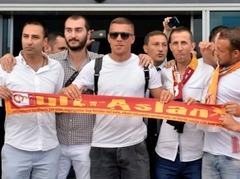 Podoļskis no "Arsenal" pārcelsies uz "Galatasaray"