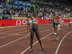 Etiopiete Dibaba labo pasaules rekordu 1500 metru skrējienā