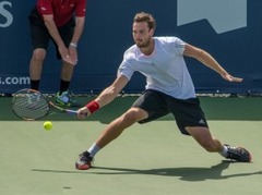 Gulbis Kanādā mēģinās pārtraukt zaudējumu sēriju pret Francijas tenisistiem