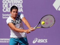 Sevastova izstājas pirmajā mačā ITF turnīrā Prāgā