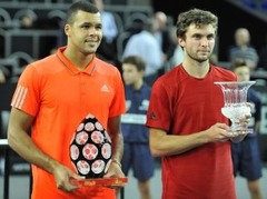 Sanktpēterburgā uzvar Raoničs, Mecā nepārspēts Tsonga