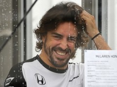 Alonso: "Hamiltons ir līdzīga līmeņa braucējs kā Senna un Lauda"