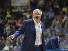 Itālijas čempione "Dinamo Sassari" atlaiž galveno treneri