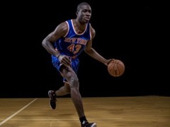 Ņujorkas "Knicks" noslēdz desmit dienu līgumu ar Tanasi Adetokunbo