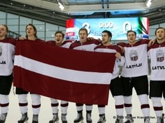 U20 Kanādā, U18 Slovākijā, sievietes Polijā