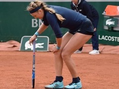 Azarenkai "French Open" beidzas ar savainojumu, neveiksme arī Keberei