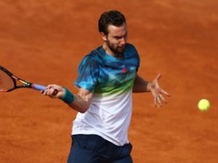 Gulbis sasniedz 2.kārtu Parīzē