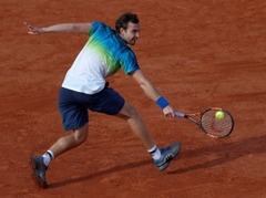 Gulbis par "olimpisko tūrismu" un spēlēšanu "pret sienu"