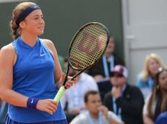 Ostapenko zālāja sezonu sāk ar uzvaru 48 minūtēs