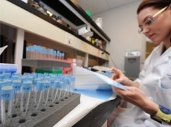 Želanova: "Rodčenkovs par pozitīvo dopinga rezultātu slēpšanu ņēma naudu"