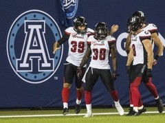 CFL līderu duelī uzvar “Redblacks”