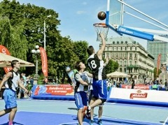 FIBA 3x3 basketbols: aizraujoša nedēļas nogale pie Brīvības pieminekļa