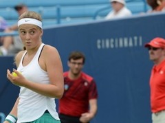 Ostapenko uzbrukumam pārbaudījums pret Vozņacki aizsardzību