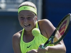 Ostapenko un Halepa izstājas pirmajā setā pret "US Open" čempionēm