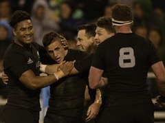 “All Blacks” trīs piezemējumi sešās minūtēs nodrošina uzvaru pār Argentīnu