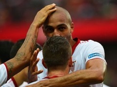 "Sevilla" sagādā "Atletico" pirmo zaudējumu un vismaz uz brīdi kļūst par līderi