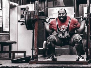 Malaničevs paceļ 1140 kg un uzstāda pasaules rekordu